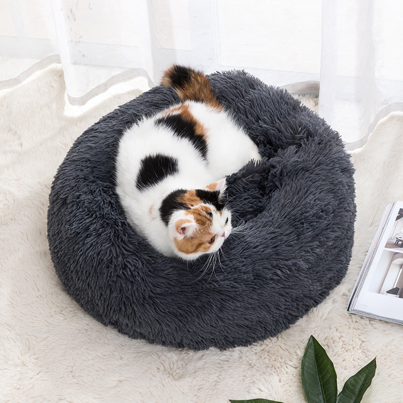 Winter Haven Pet Bed: Cozy Cat Retreat