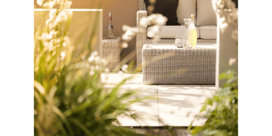How to Create a Cosy Outdoor Space for Summer Entertaining