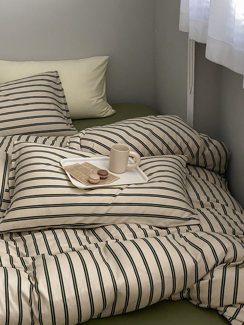 Cozy Stripes: Striped Bedding Set