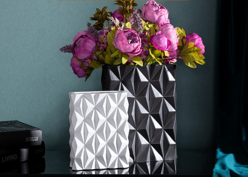 Contempo Vase: Modern Vase