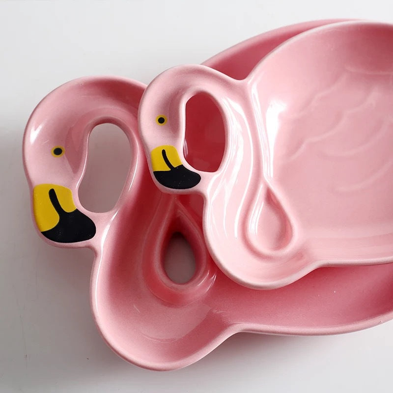 Flamingo Fiesta: Creative Ceramic Dish