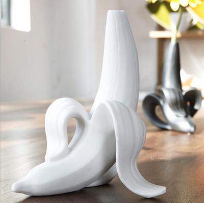 Banana Breeze: Creative Ceramic Vase