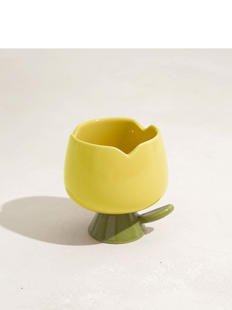 Blossom Buddy: Cute Flower-Shaped Ceramic Flowerpot