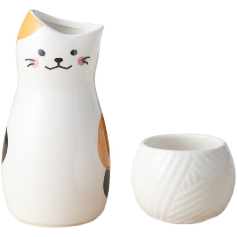 Feline Sip: Cat-Themed Sake Set