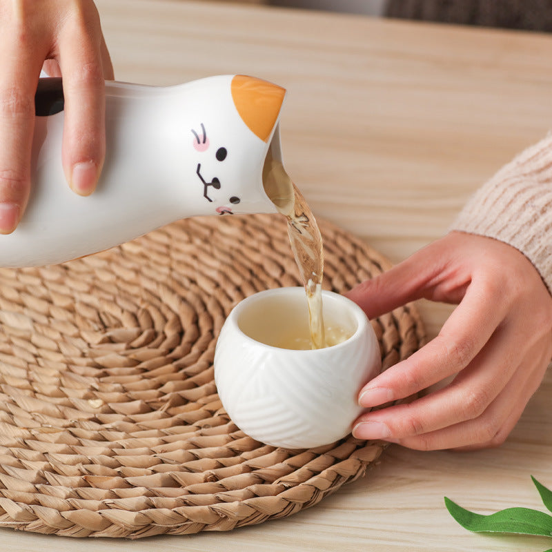 Feline Sip: Cat-Themed Sake Set