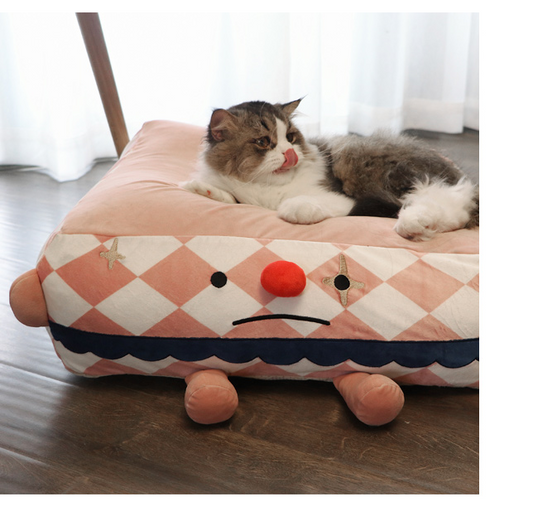 Clown Cuddle Cozy Pet Bed