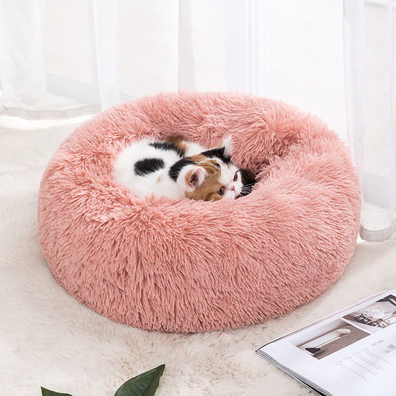 Winter Haven Pet Bed: Cozy Cat Retreat