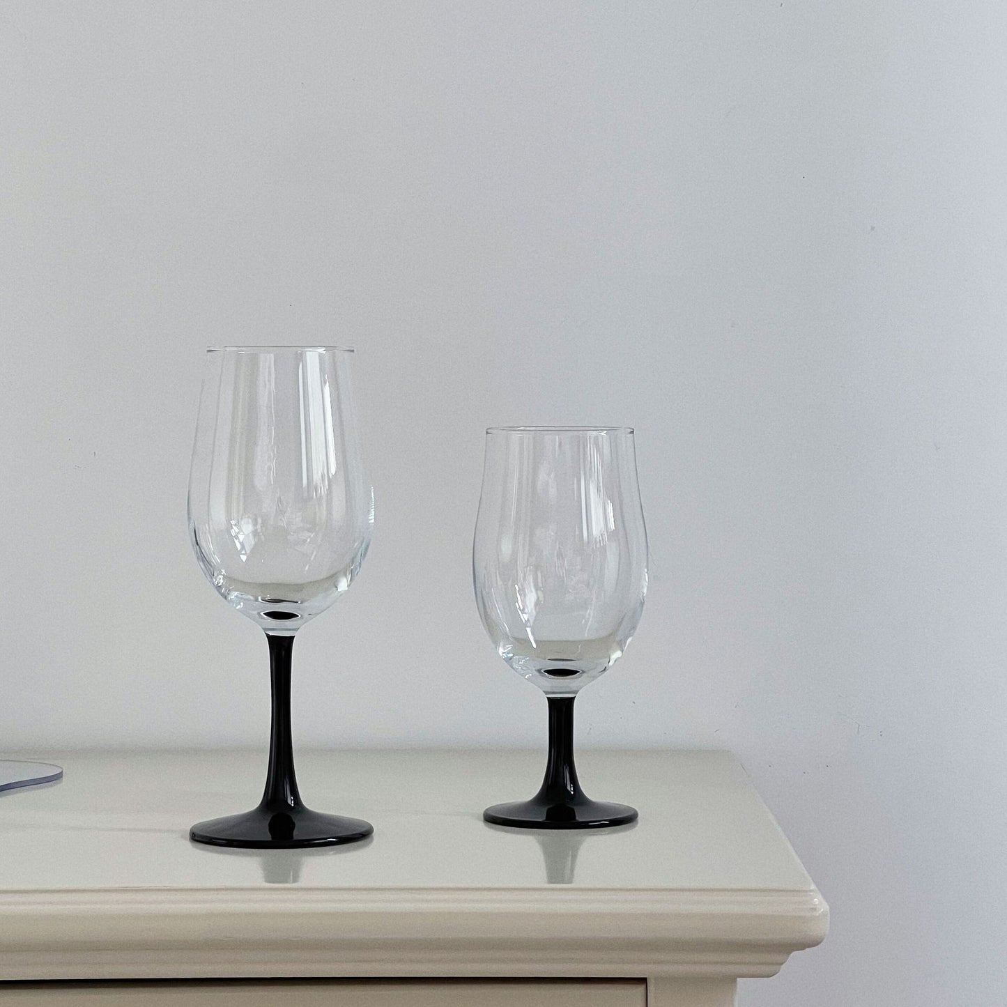 Black Bottom Wine Glass