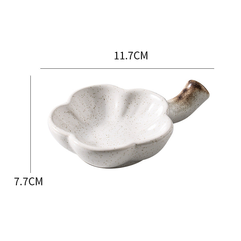 Petals & Handle: Flower-Shaped Dish