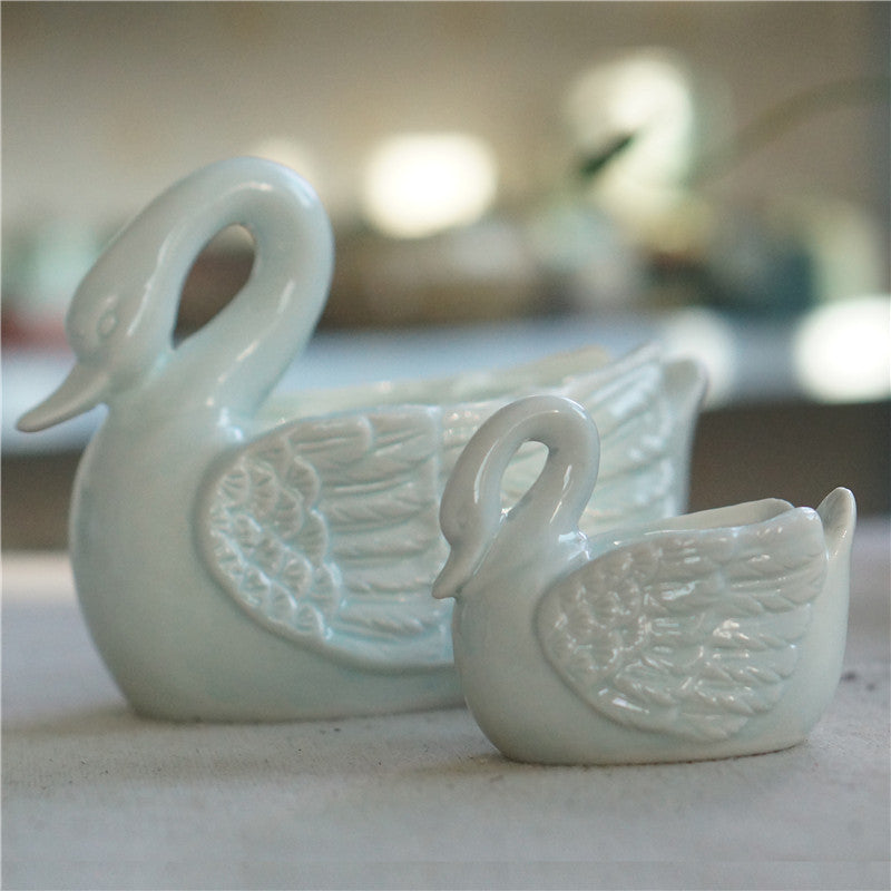 Swan Serenity: Succulent Plant Pot