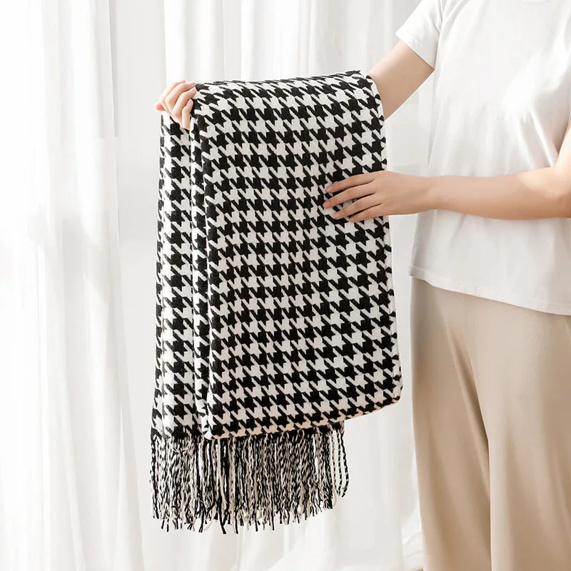 Houndstooth Pattern Knitted Throw