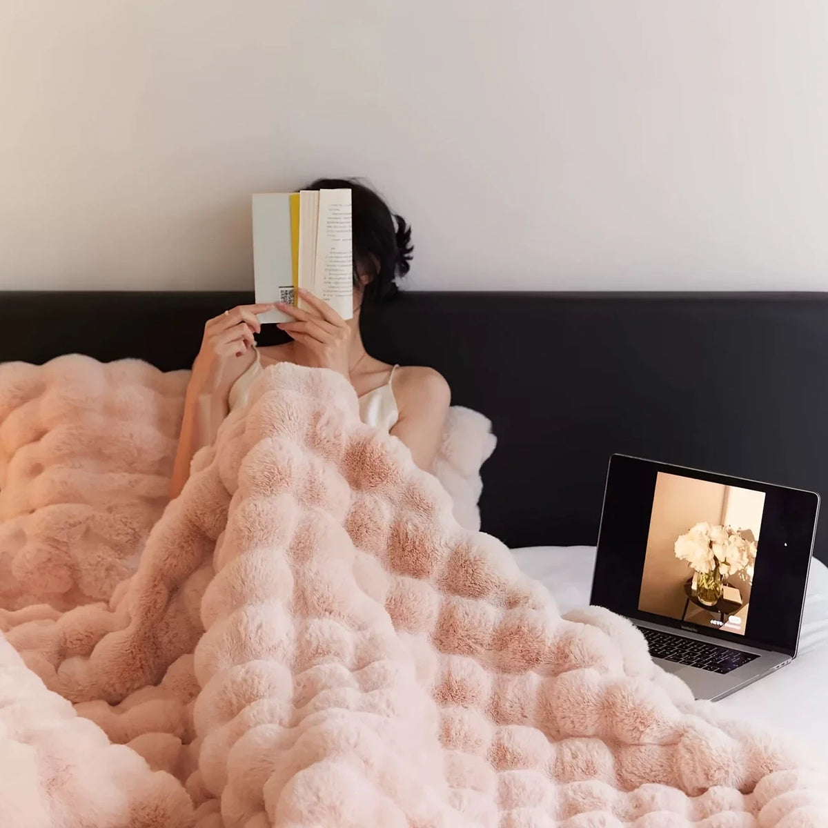 Cosy Faux Fur Throw
