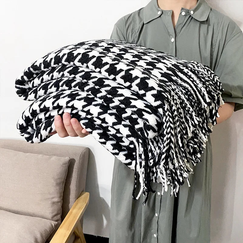 Houndstooth Pattern Knitted Throw