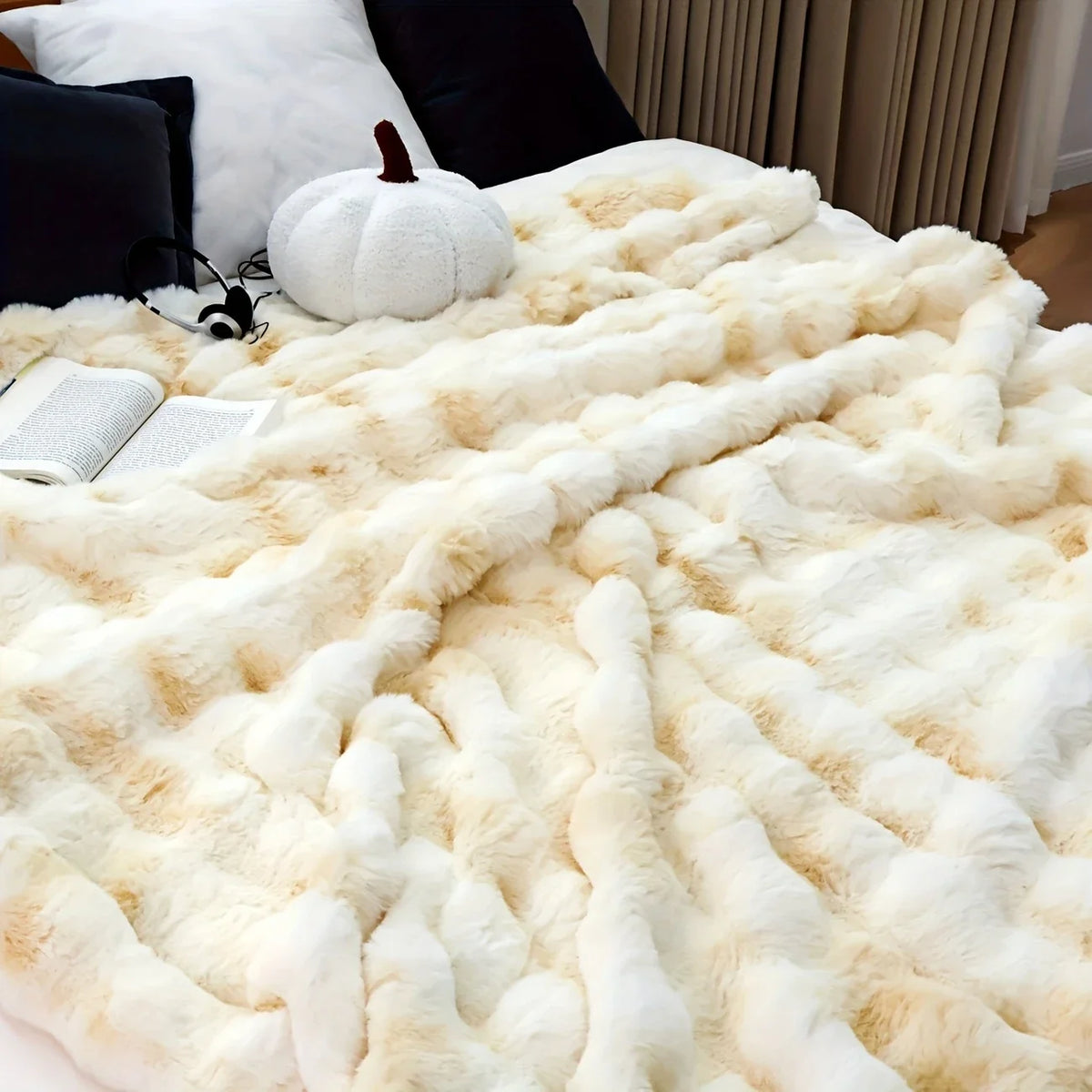 Cosy Faux Fur Throw