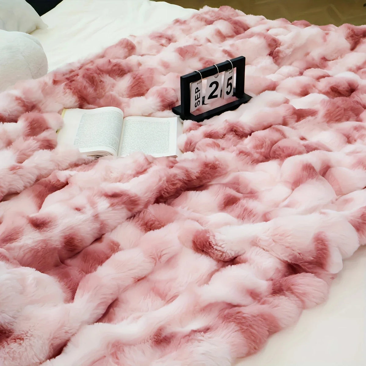 Cosy Faux Fur Throw