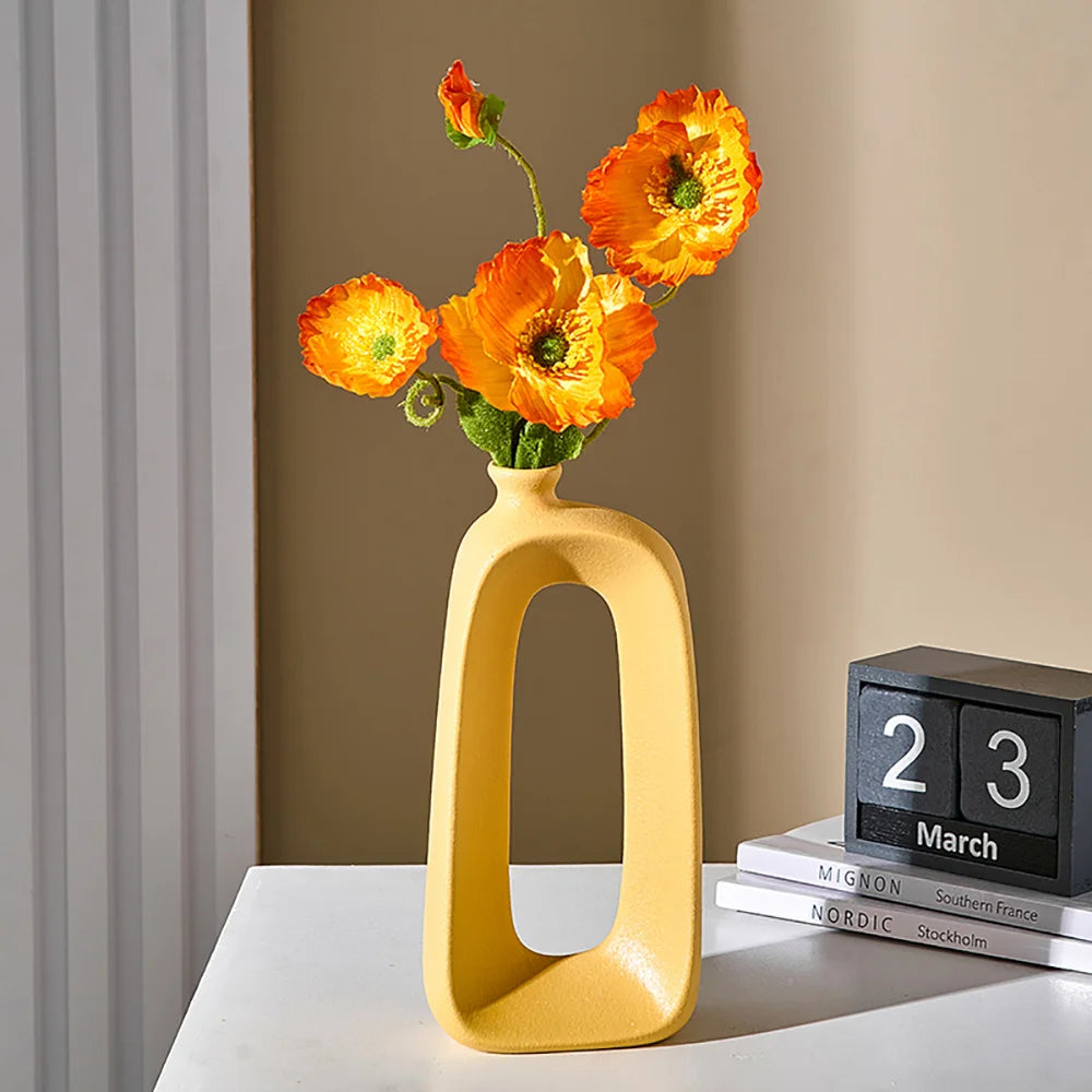 Circle of Elegance: Modern Hollow Ceramic Donut Vase