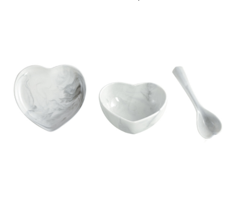 Heartfelt Table: Ceramic Heart-shaped Tableware