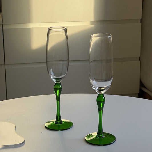 Emerald Elegance: Stem Wine Glass