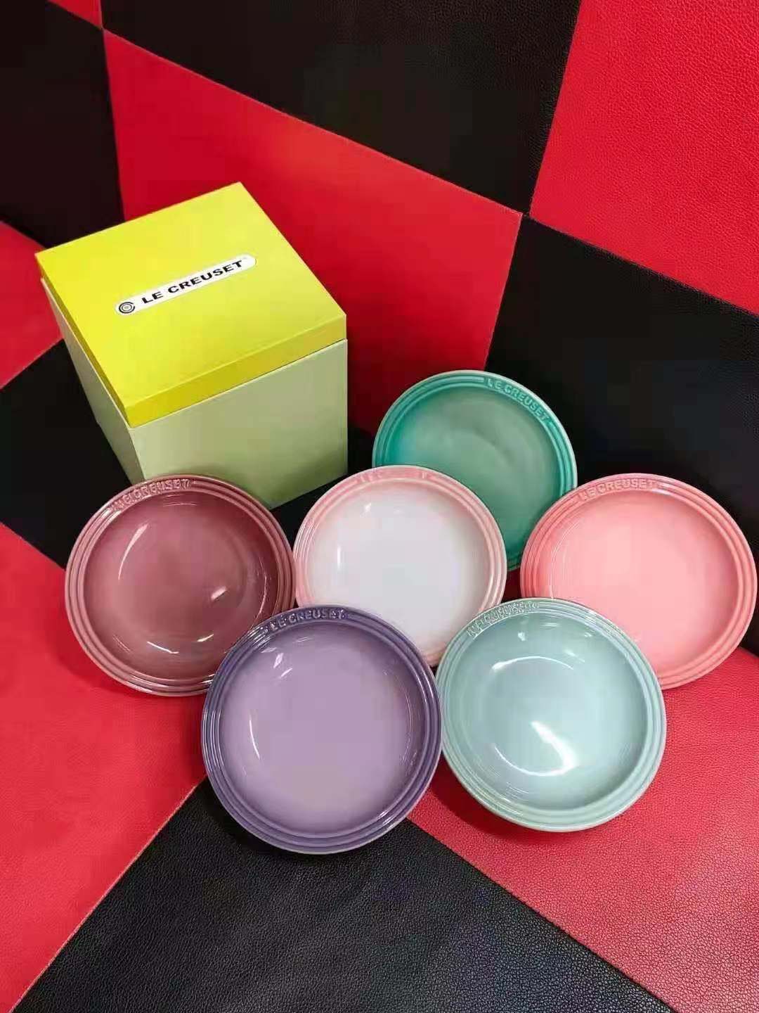 Le Creuset Colourful Tableware