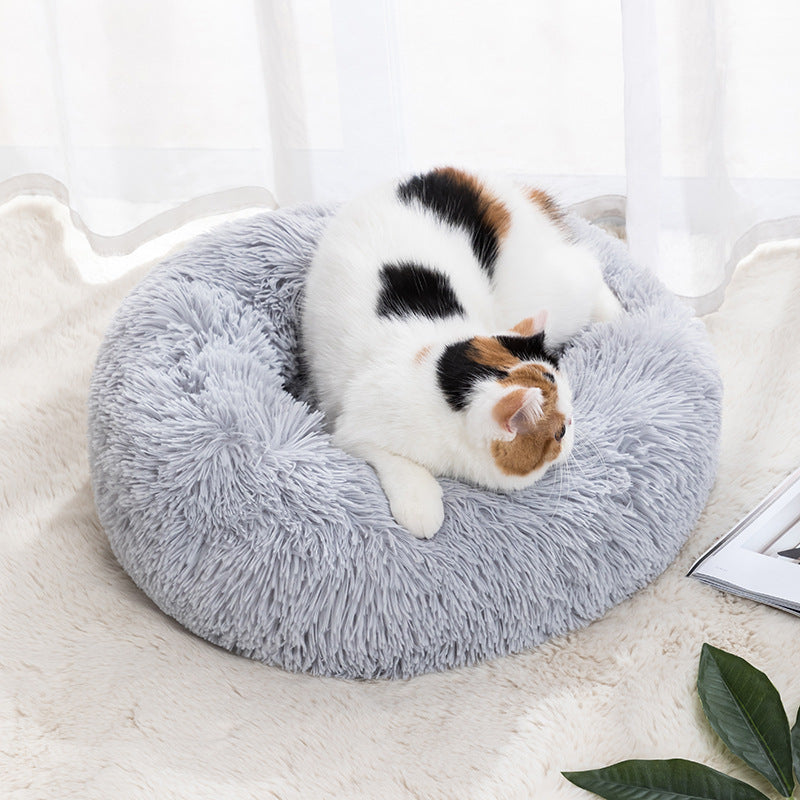 Winter Haven Pet Bed: Cozy Cat Retreat