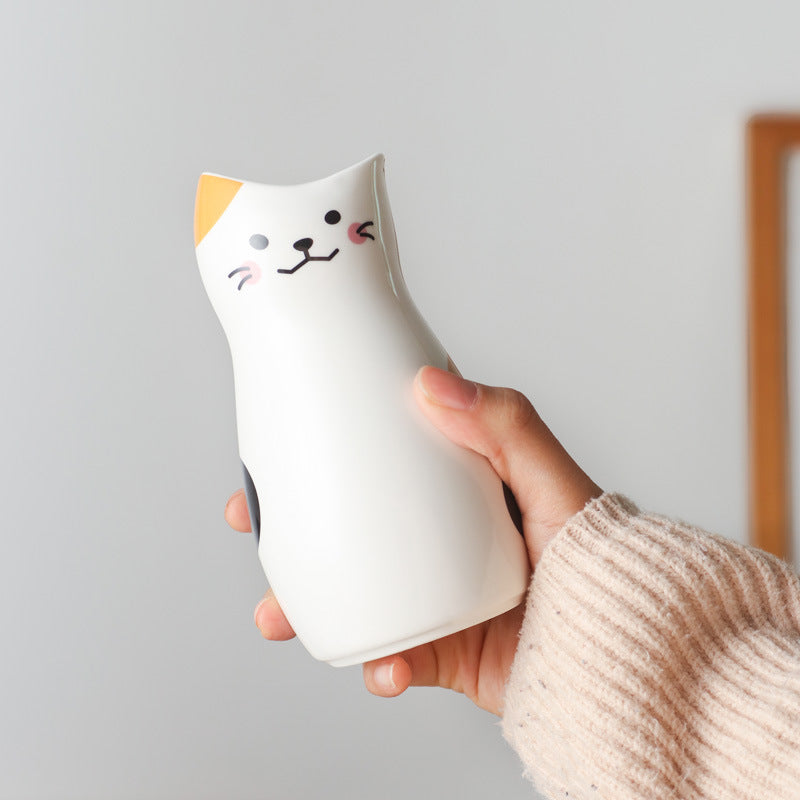 Feline Sip: Cat-Themed Sake Set