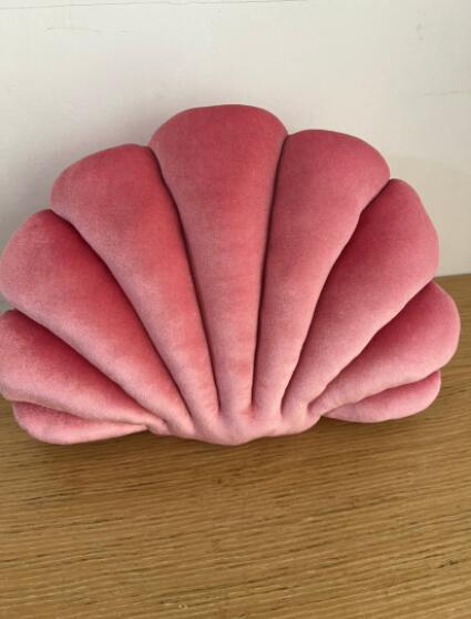 Ocean Bloom: Vibrant Shell-Shaped Cushions