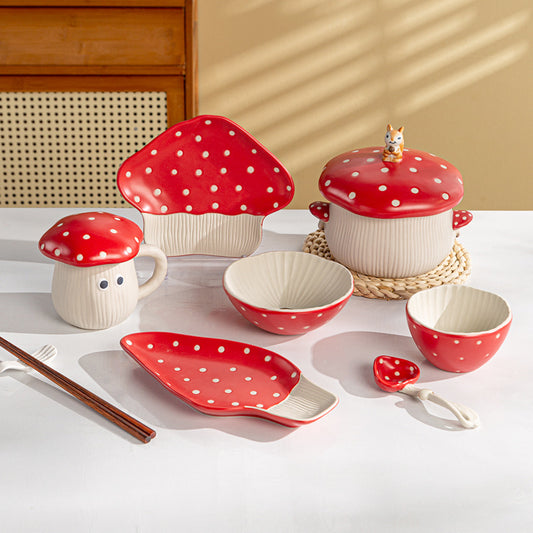 Scarlet Shroom: Red Mushroom Tableware